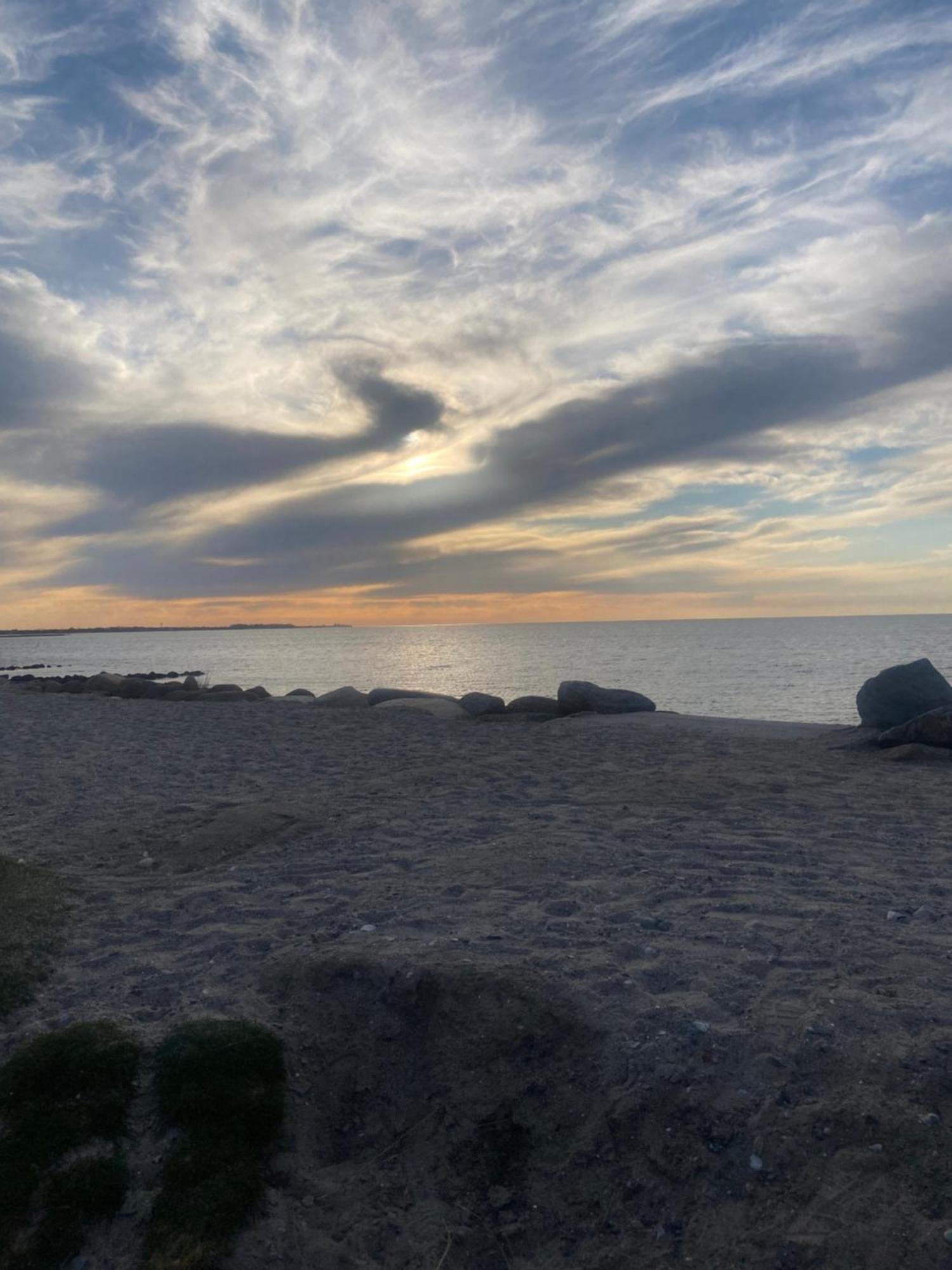 Wohnwagen Auf Dem Wulfenerhals Ca 150M Bis Zum Meer Fehmarn Dış mekan fotoğraf
